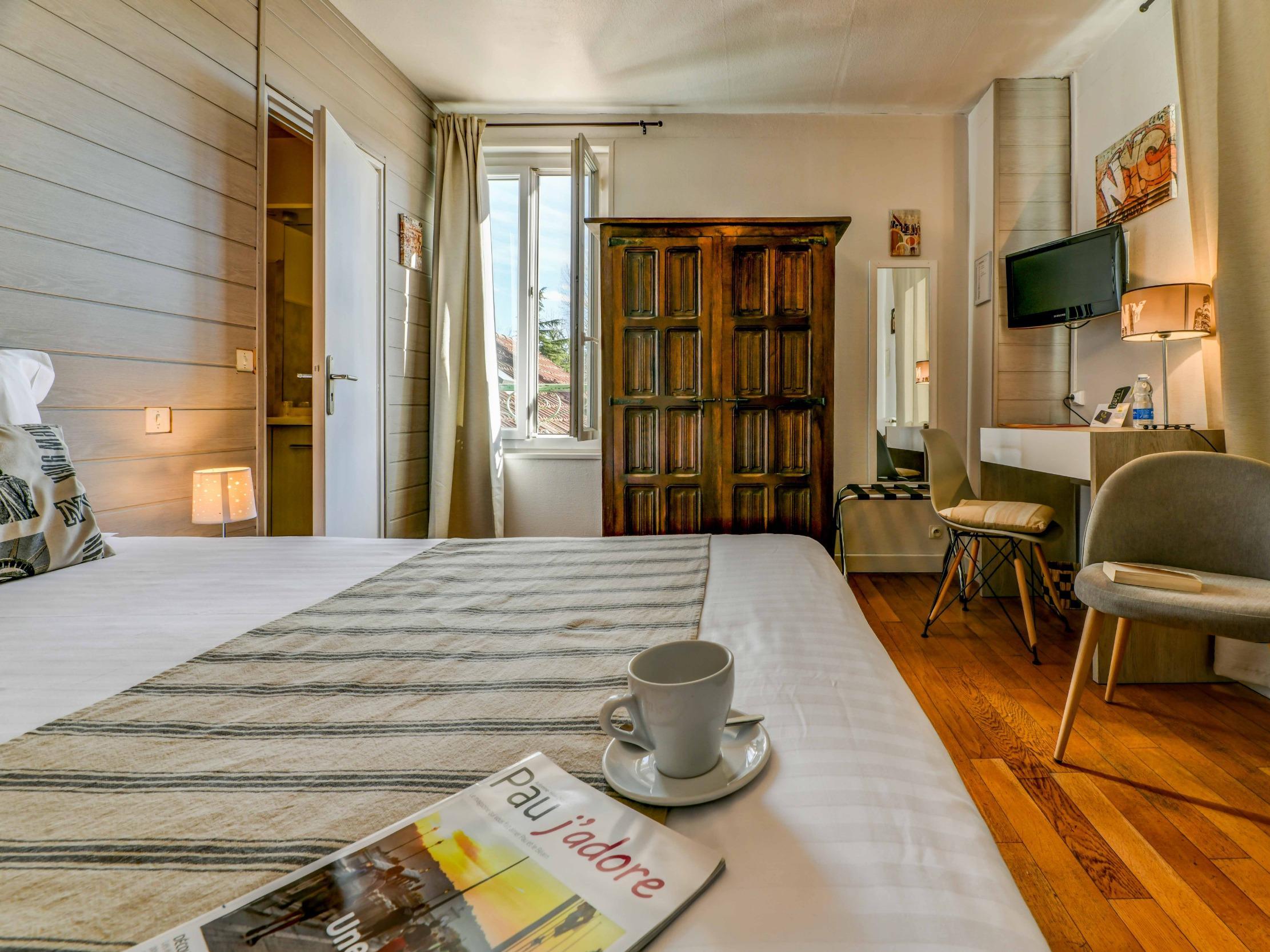 Logis Hostellerie Du Neez Gan Eksteriør bilde