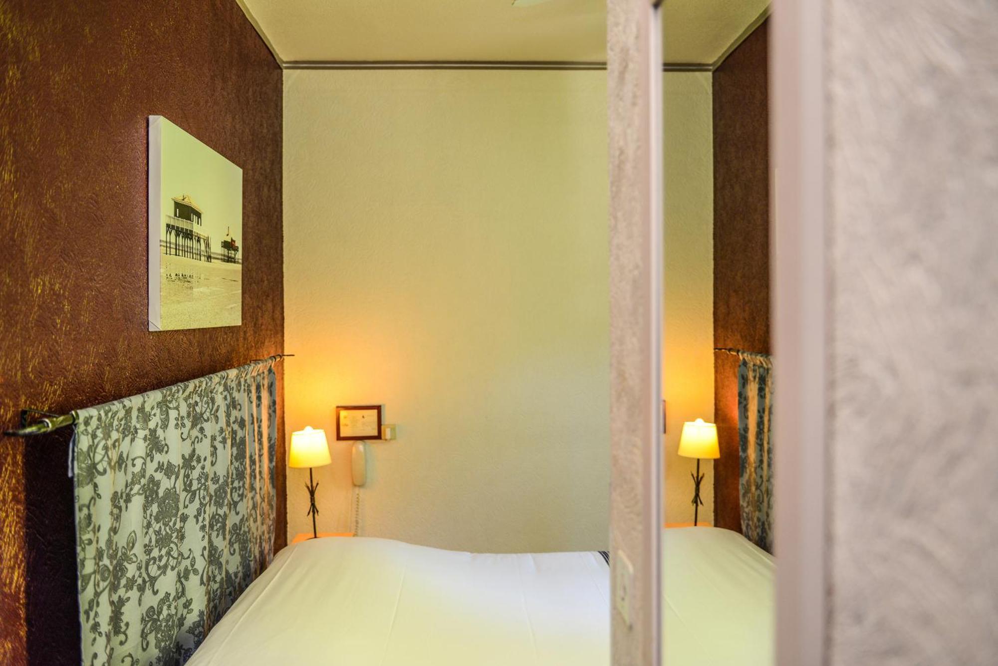Logis Hostellerie Du Neez Gan Rom bilde