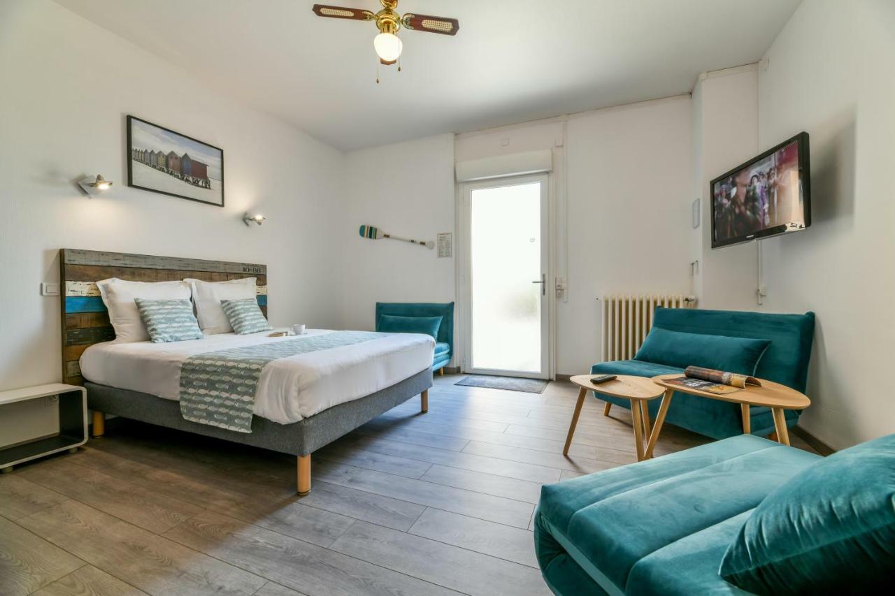 Logis Hostellerie Du Neez Gan Eksteriør bilde